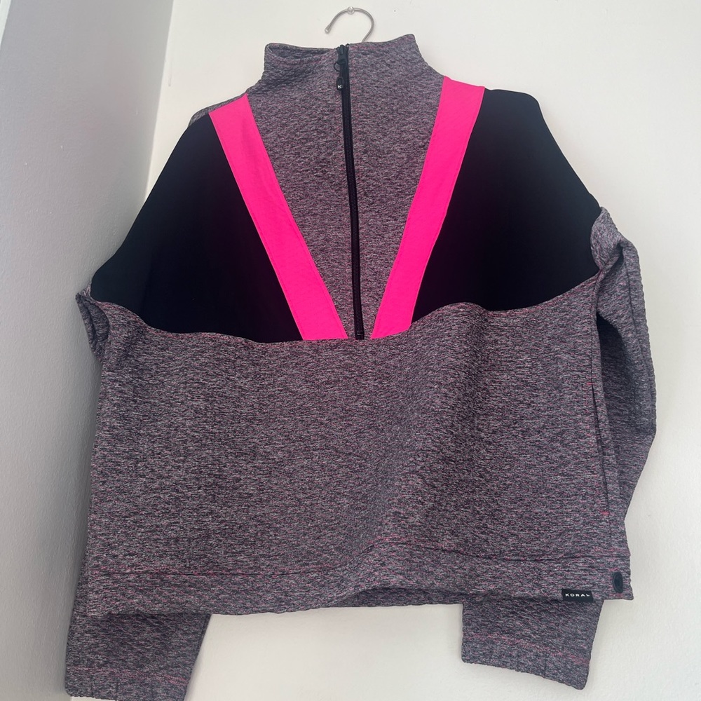 Coral Athletic Set size S NWT